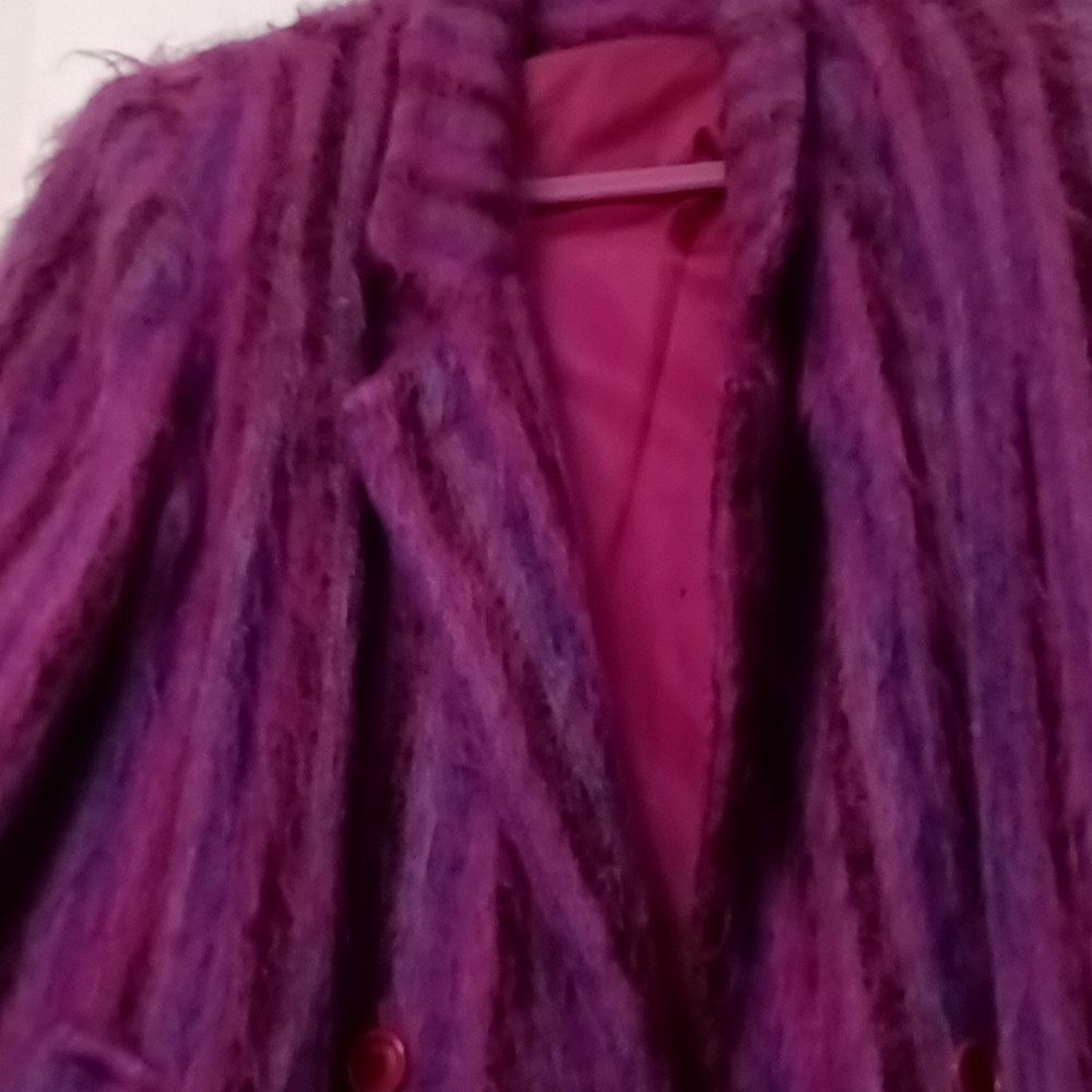 Beautiful colored coat.